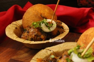 Bengali green pea kachori and dum aloo